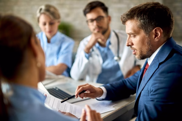 consulenza legale sanitaria online tramite orchestratore di processi